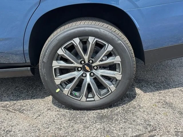 New 2026 Lakeshore Blue Metallic Chevrolet High Country image 4