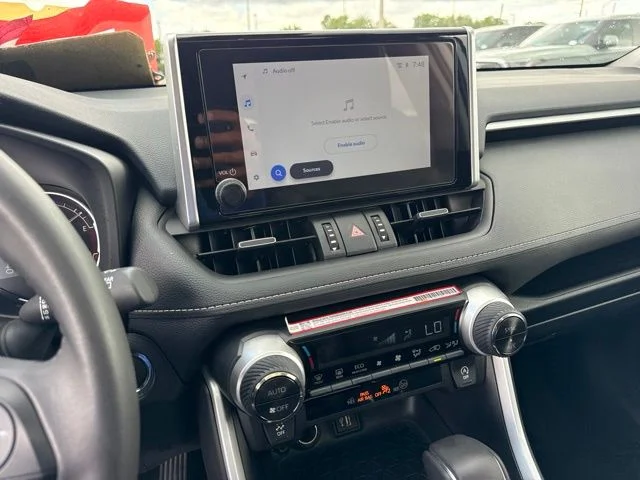 Used 2025 Beige Toyota XLE Premium image 27