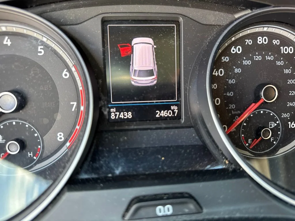 Used 2019 Gray Volkswagen 3.6L V6 SE image 3