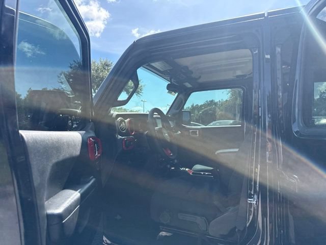 Used 2023 Black Clearcoat Jeep Sport S Crew Cab Pickup image 11