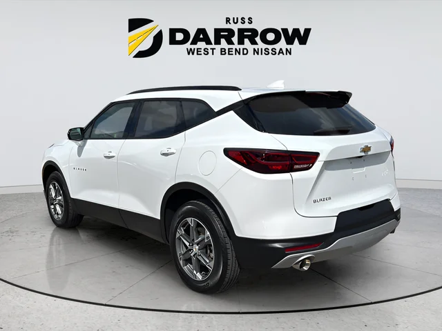 Used 2024 White Chevrolet LT image 3