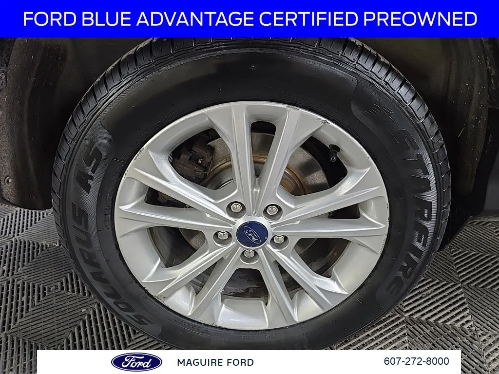 Used 2019 Black Ford SE image 17