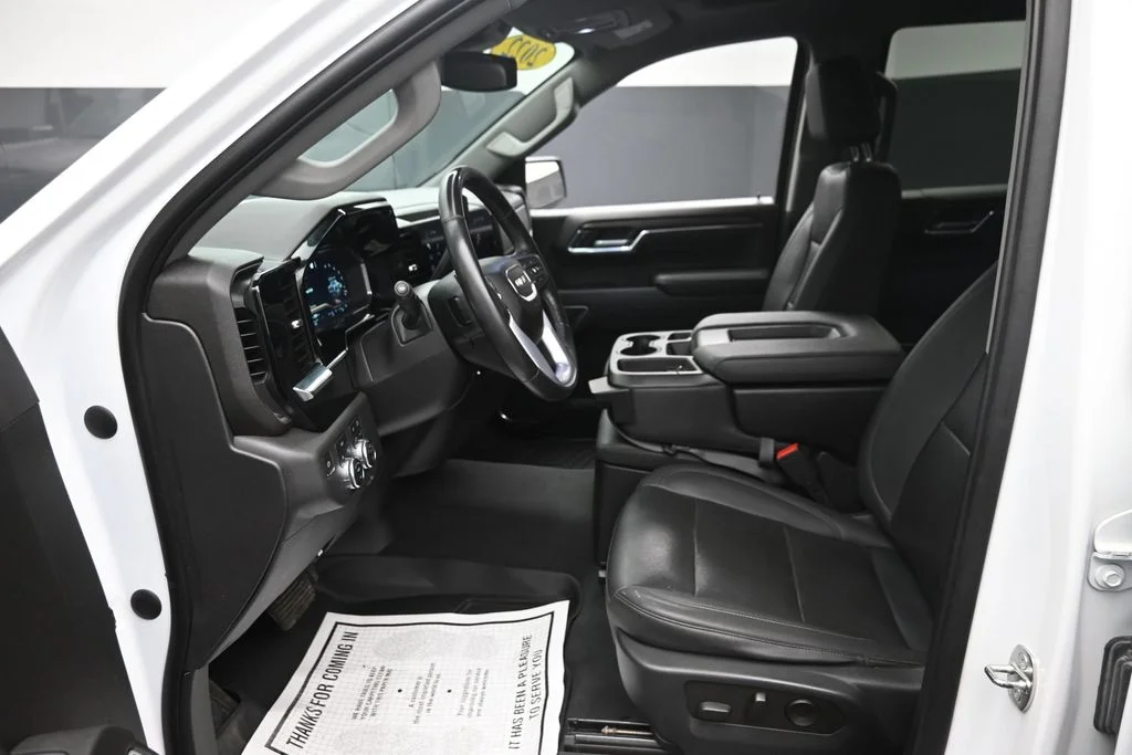 Used 2022 White GMC SLT image 9