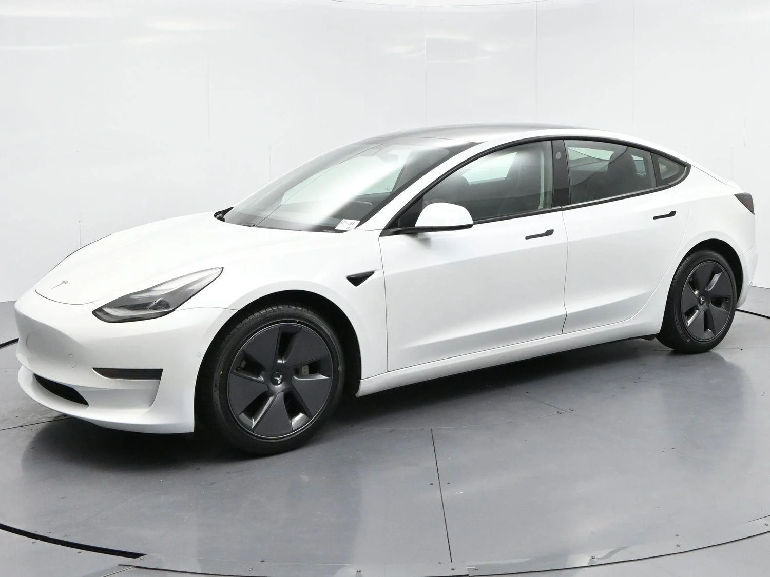 Used 2021 Pearl White Multi-Coat Tesla Standard Range Plus image 3