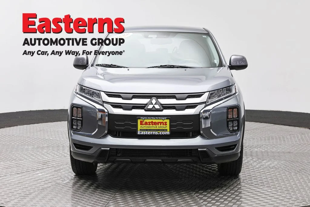 Used 2024 Gray Mitsubishi 2.0 ES image 2