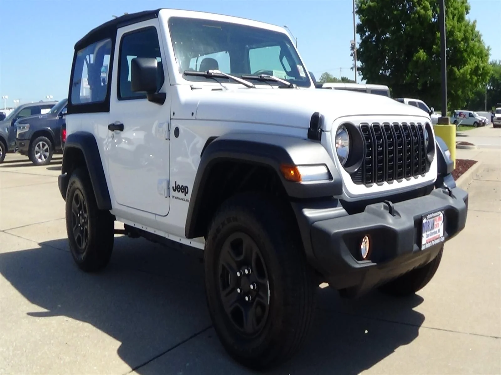 Used 2024 Bright White Clear Coat (pw7) Jeep Sport image 4