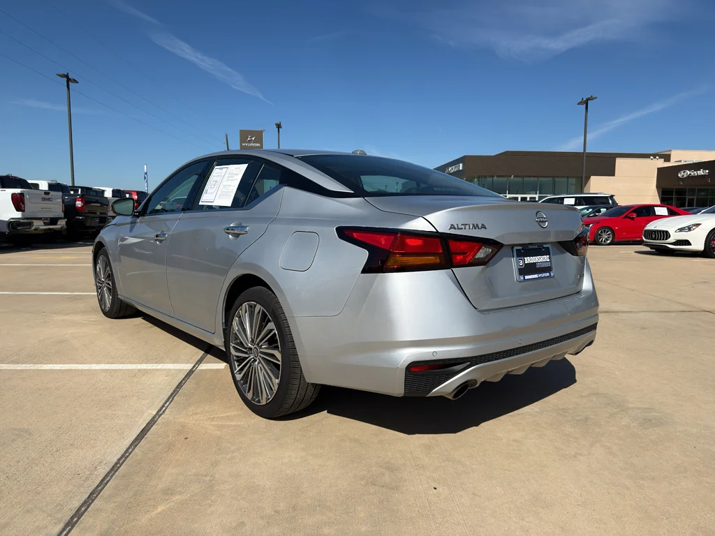 Used 2023 Brilliant Silver Metallic Nissan 2.5 SL image 8