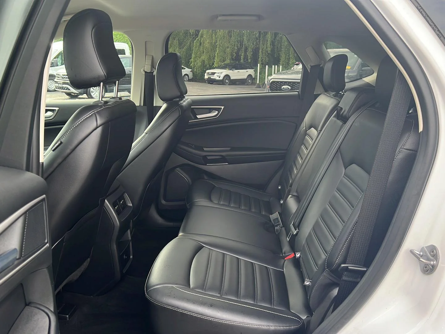 Used 2023 Oxford White Ford SEL image 31
