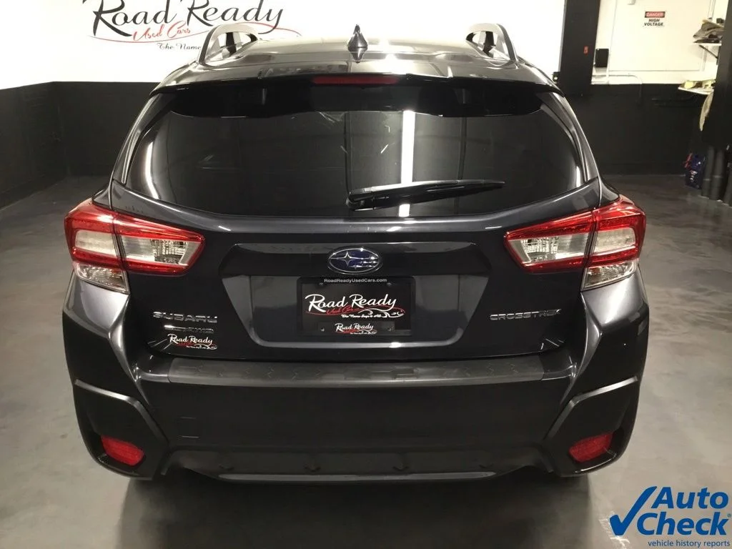 Used 2018 Gray Subaru 2.0i Limited image 9