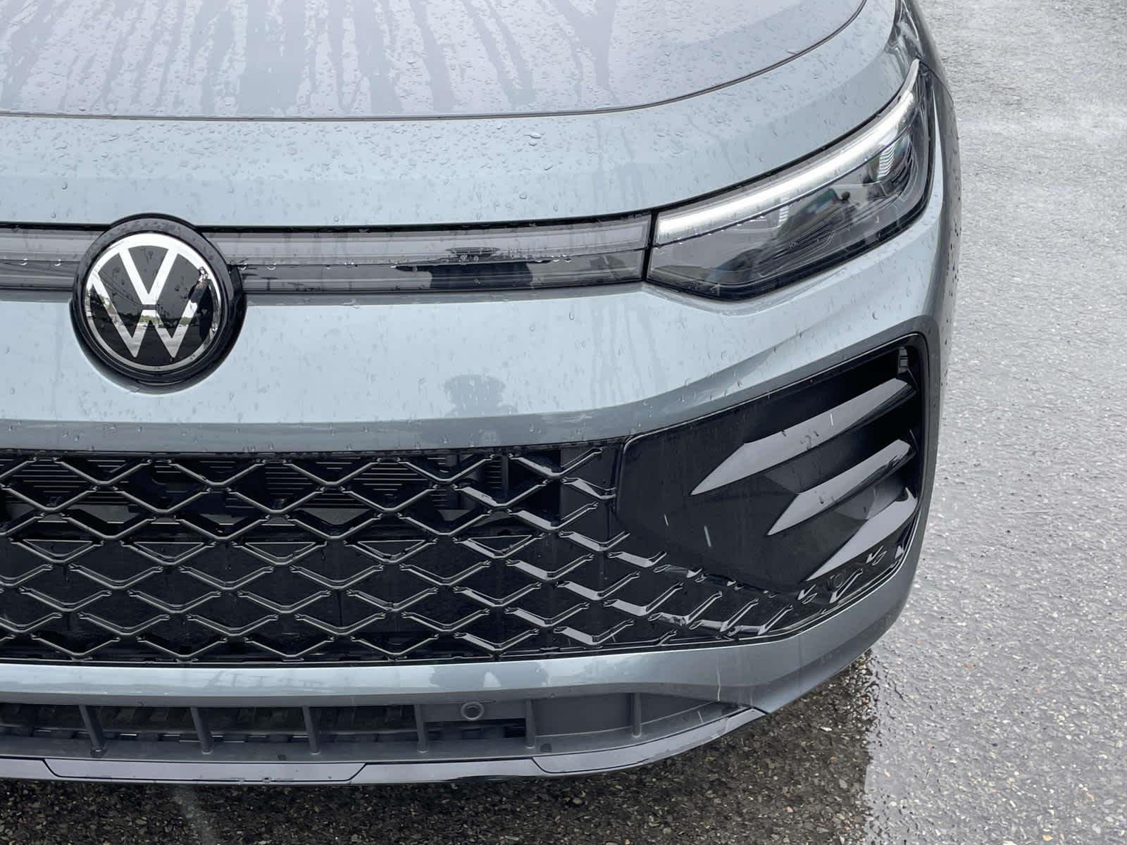 New 2026 Platinum Gray Metallic Volkswagen SE R-Line Black image 9