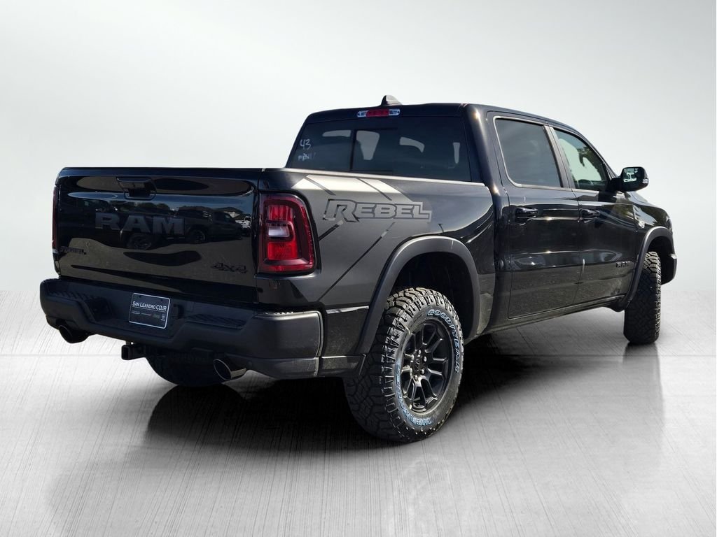 New 2026 Diamond Black Crystal Pearl-Coat Exterior Paint RAM Rebel image 4