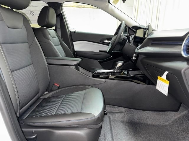 New 2026 Summit White Chevrolet LT image 21