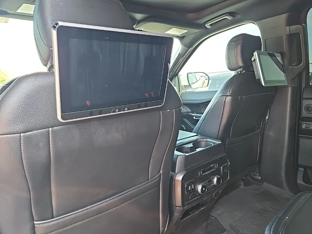 Used 2018 White Ford Limited image 20