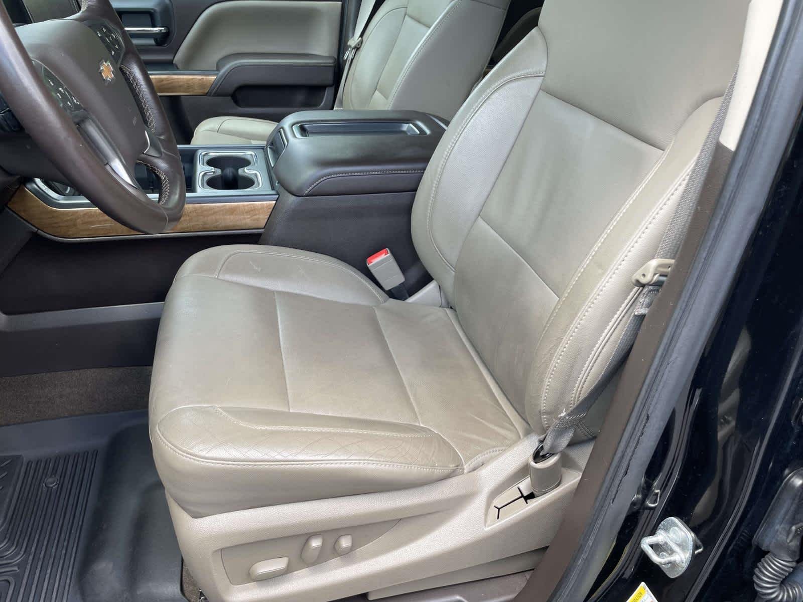 Used 2015 Black Chevrolet LTZ image 17