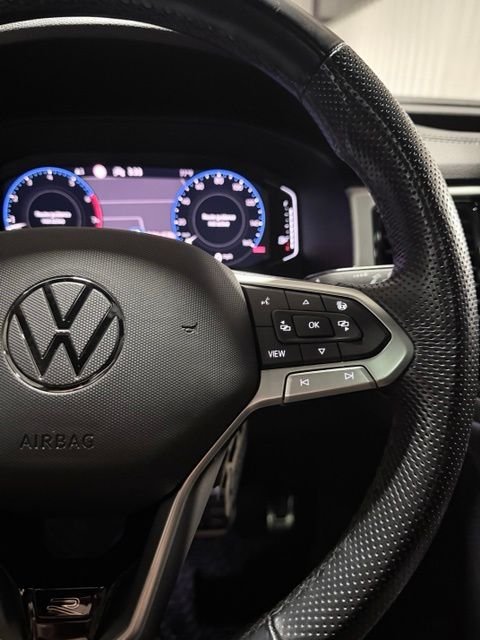Used 2021 Black Volkswagen 3.6L V6 SEL R-Line image 26