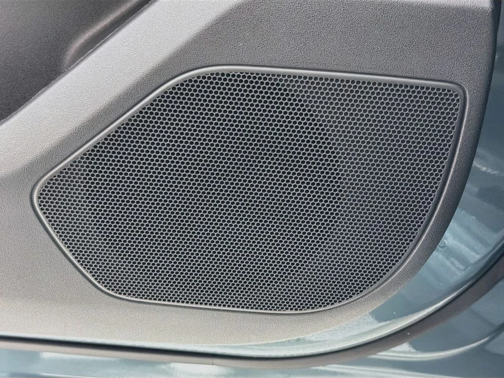 New 2026 Giola Green Land Rover P250 Base image 19