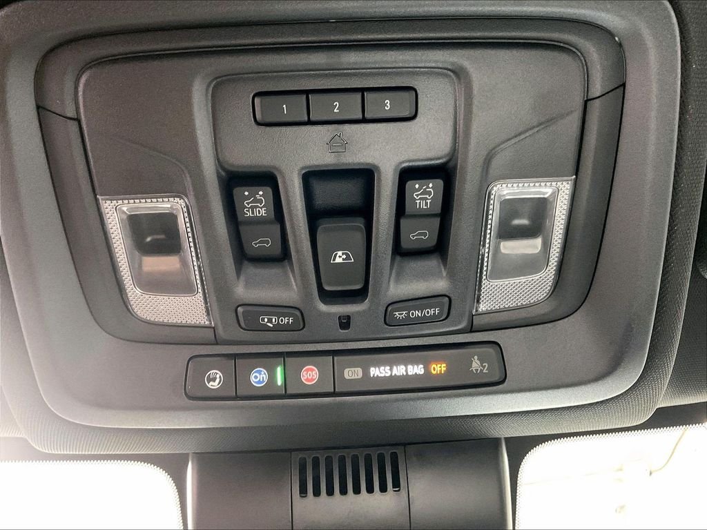 Used 2022 Black Chevrolet ZR2 image 26