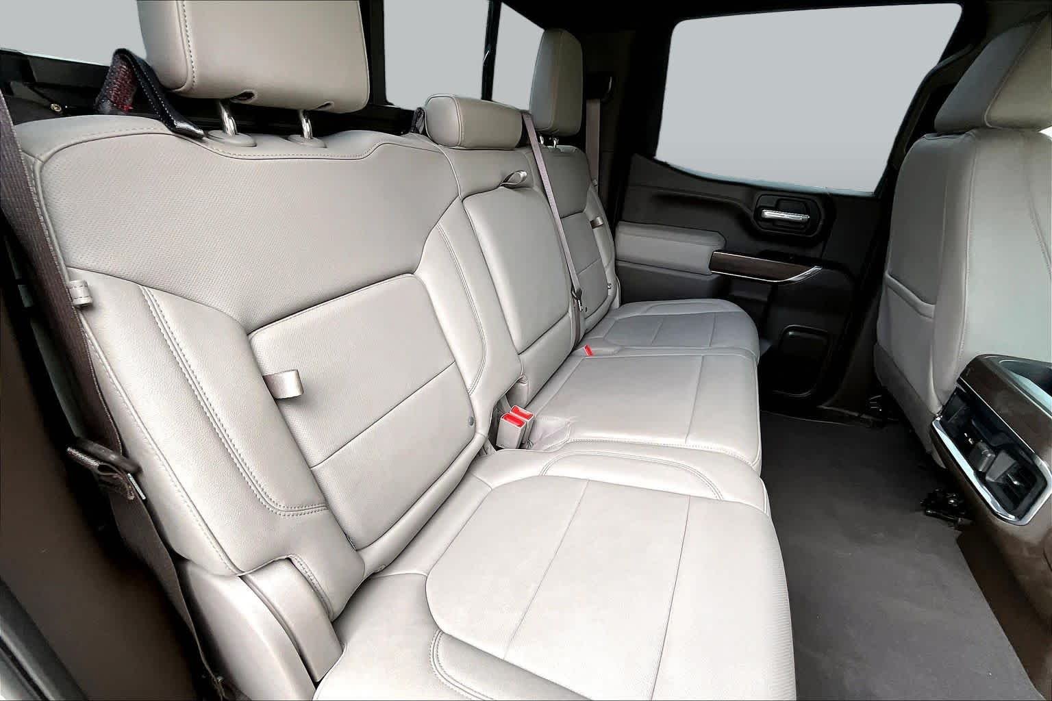 Used 2021 White Frost Tricoat GMC SLT image 21