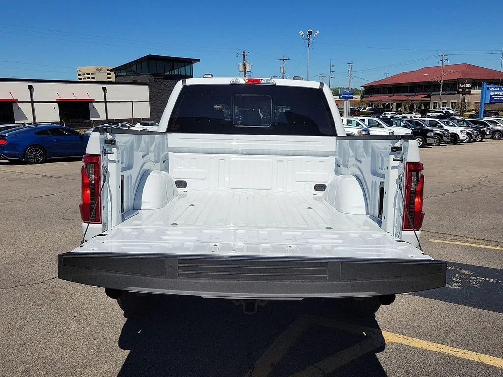 New 2026 Oxford White Ford XLT image 8
