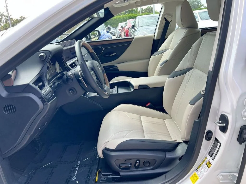 Used 2024 White Pearl Lexus 350 Ultra Luxury image 12
