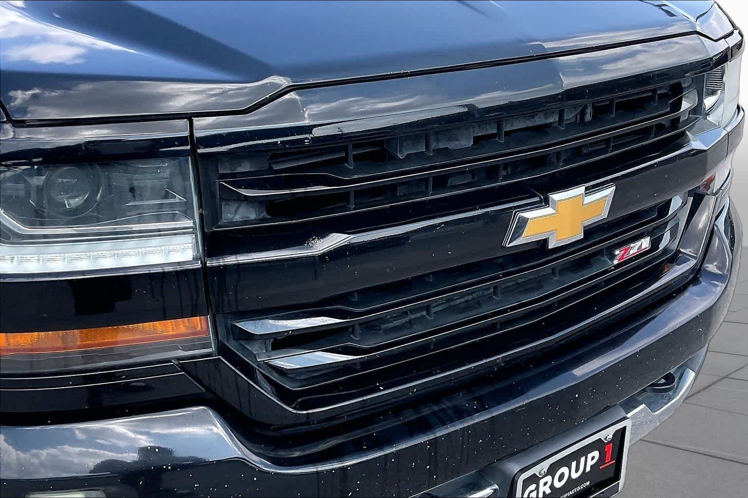 Used 2018 Black Chevrolet LT image 31