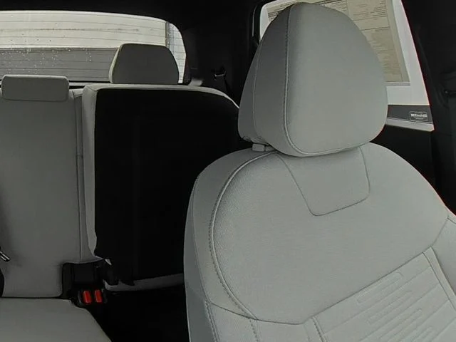 New 2026 White Hyundai SE image 39