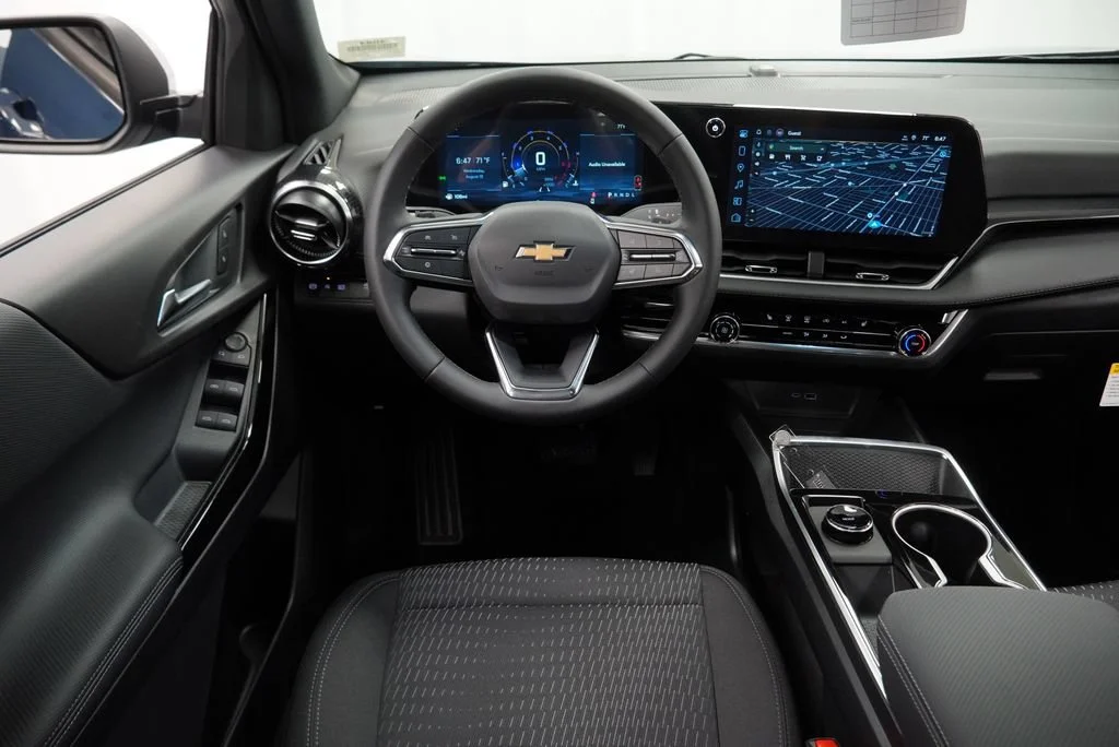 2027 Chevrolet Equinox LT - Photo 20