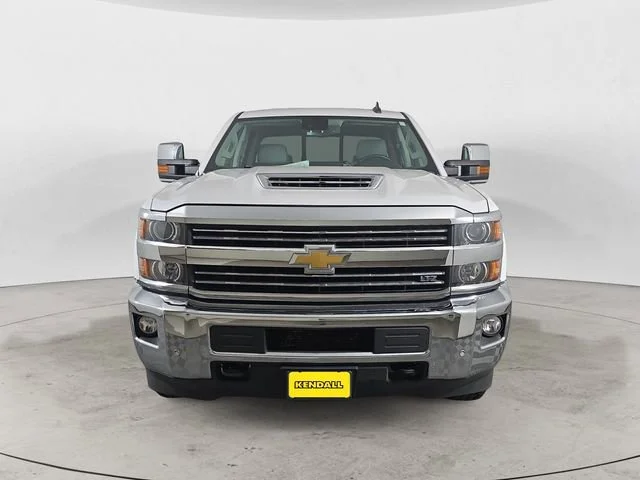 Used 2019 IRIDESCENT PEARL TRICOAT Chevrolet LTZ image 8