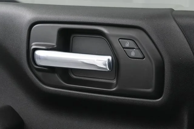 Used 2025 Summit White Chevrolet Custom image 13