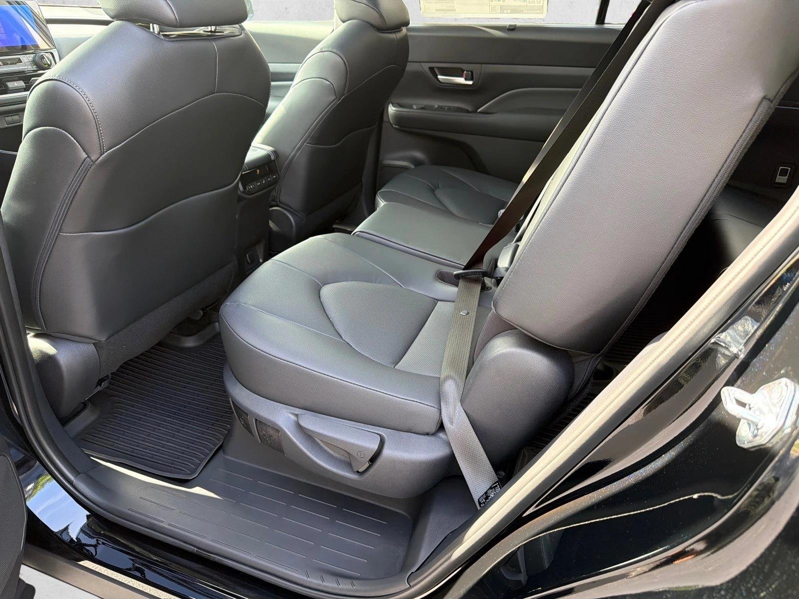 New 2026 Midnight Black Metallic Toyota XLE image 21