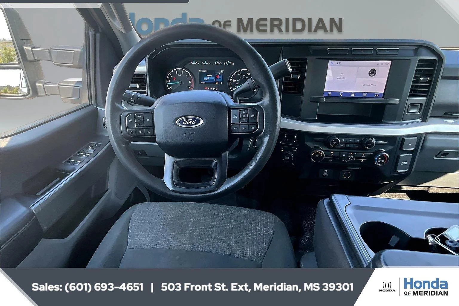 Used 2023 Oxford White Ford XLT image 5