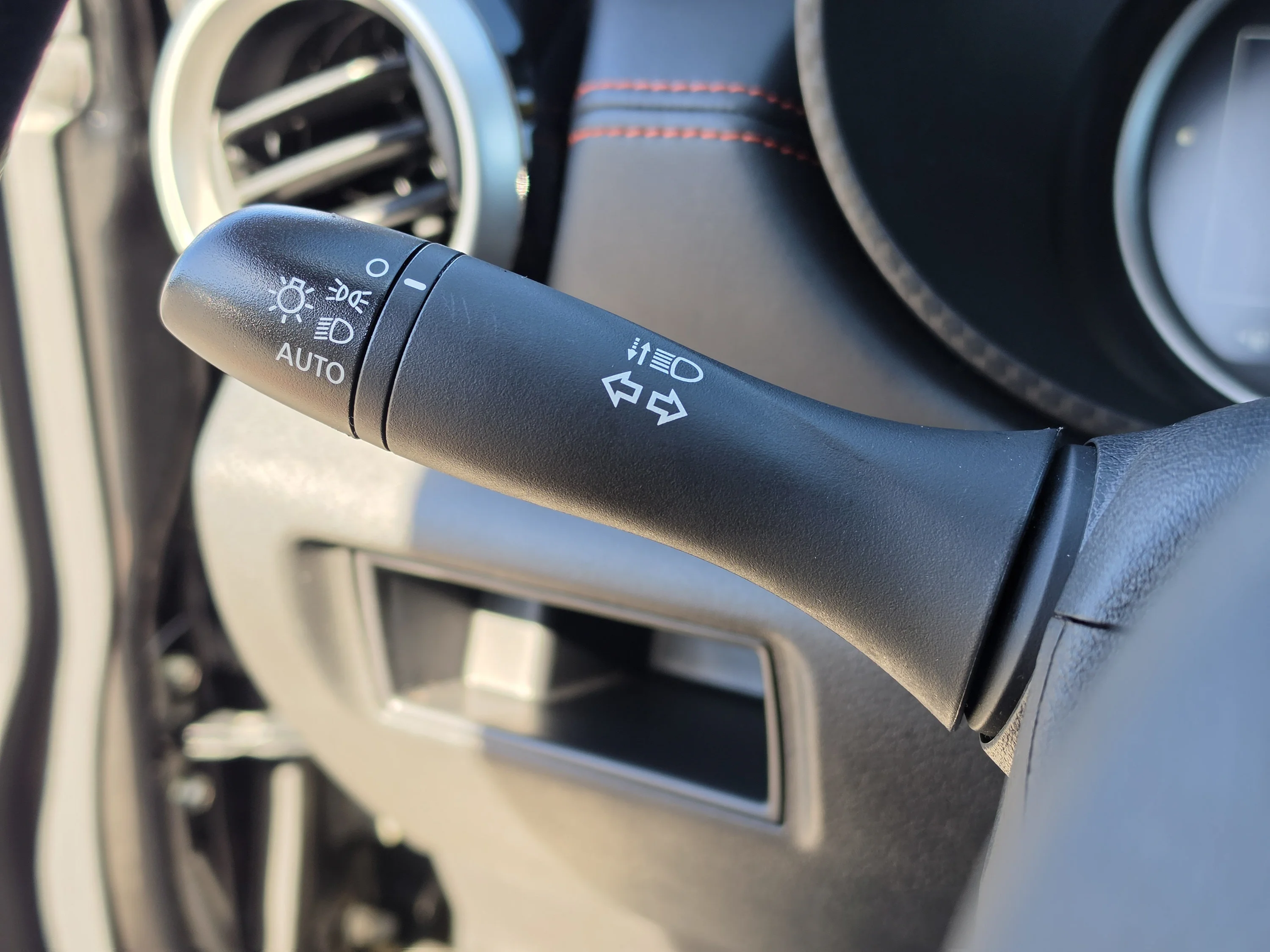 Used 2025 Super Black Nissan SR image 31