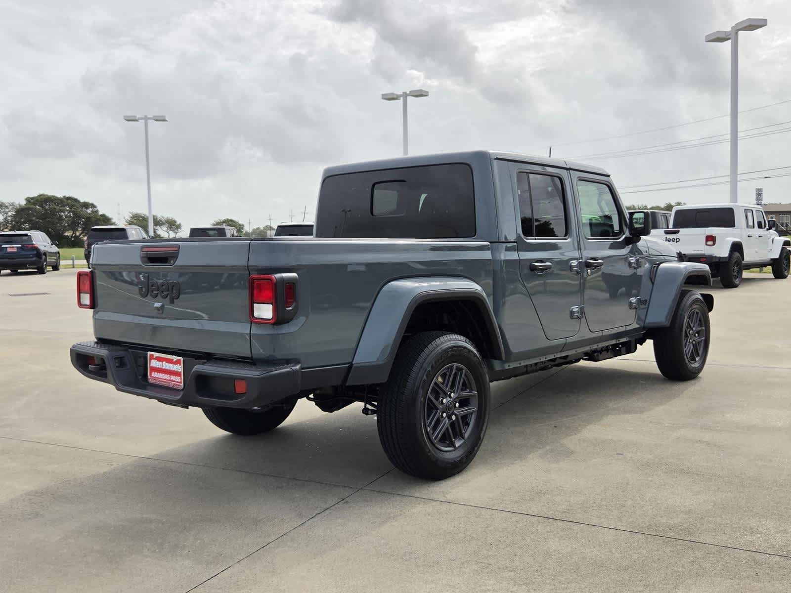 New 2026 Anvil Clear-Coat Exterior Paint Jeep Sport S image 5