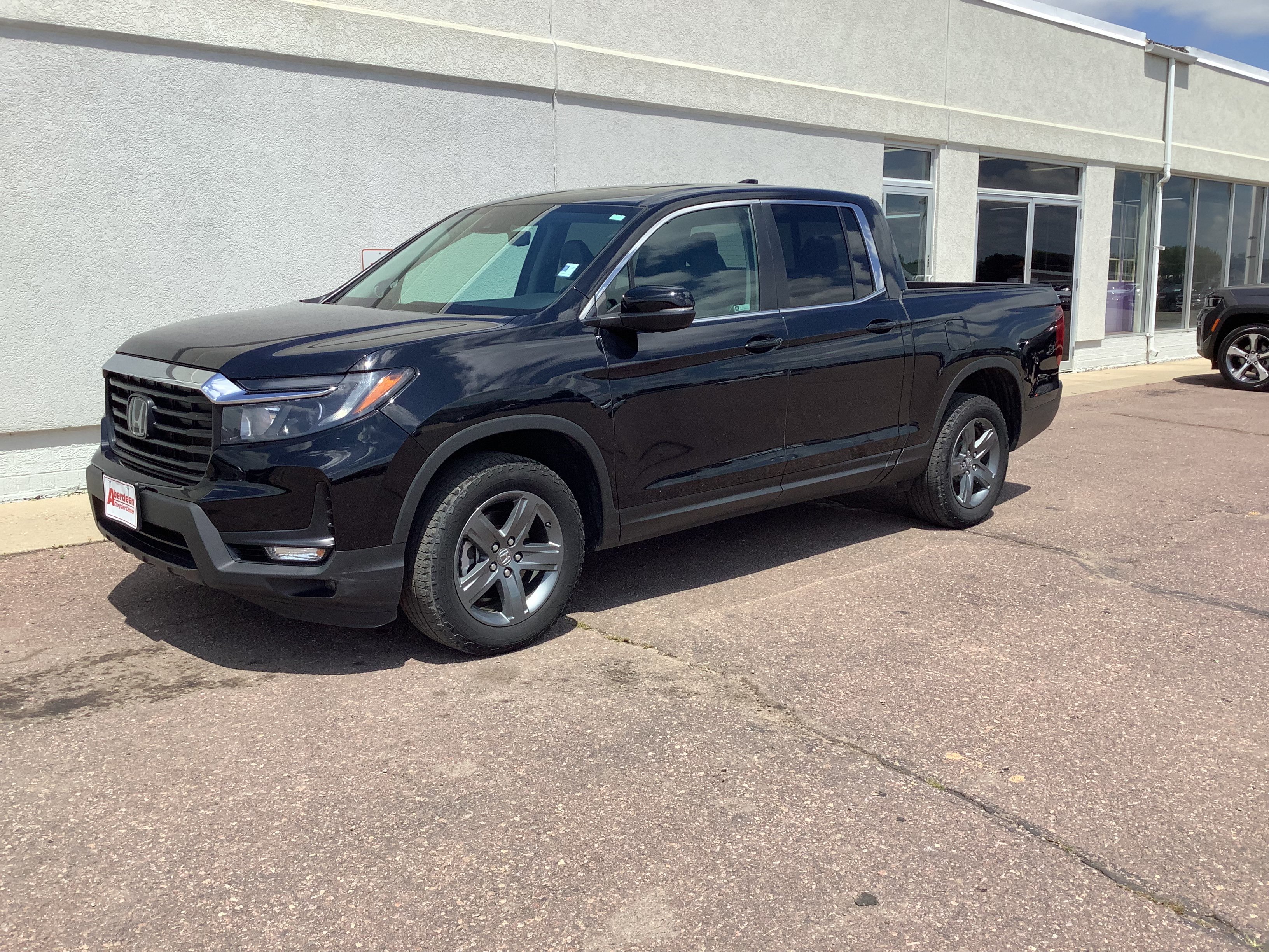 Used 2023  Honda RTL image 2