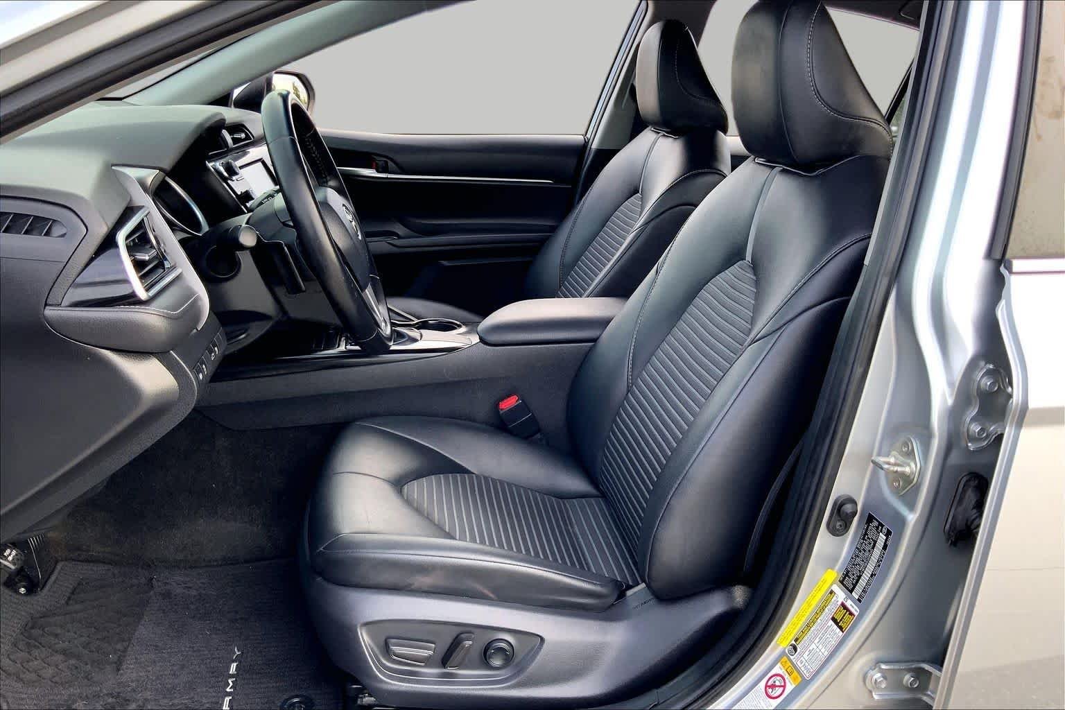 Used 2018 Celestial Silver Metallic Toyota SE image 8
