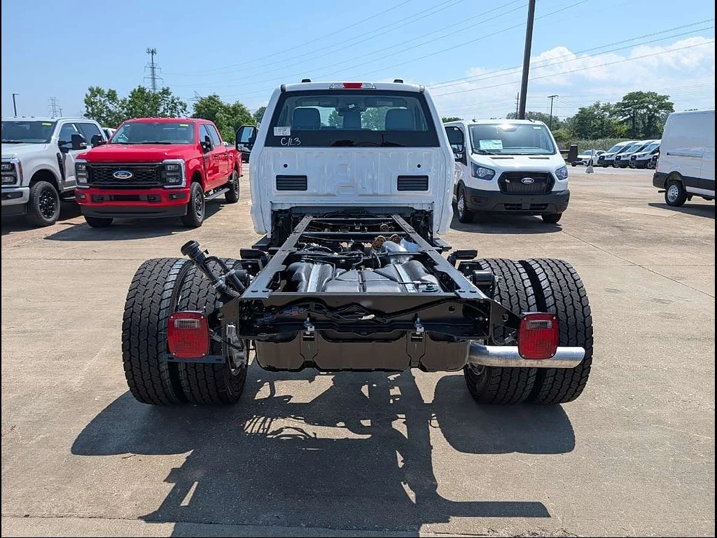 New 2026 Oxford White Ford F-600® XL image 4