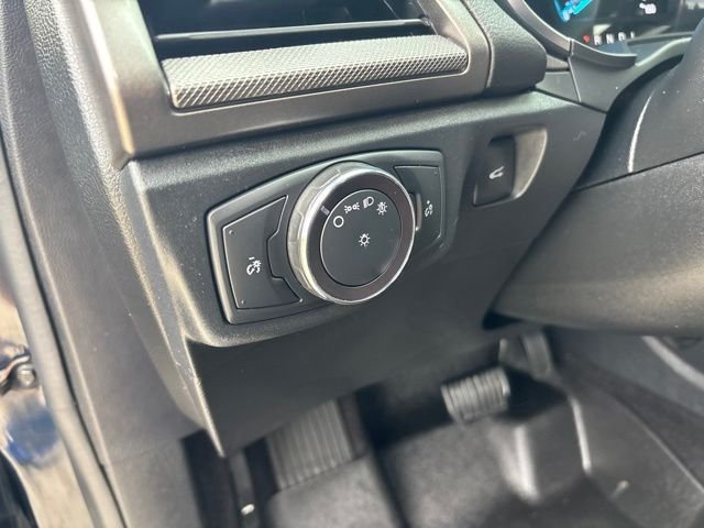 Used 2020 Black Ford SE image 15