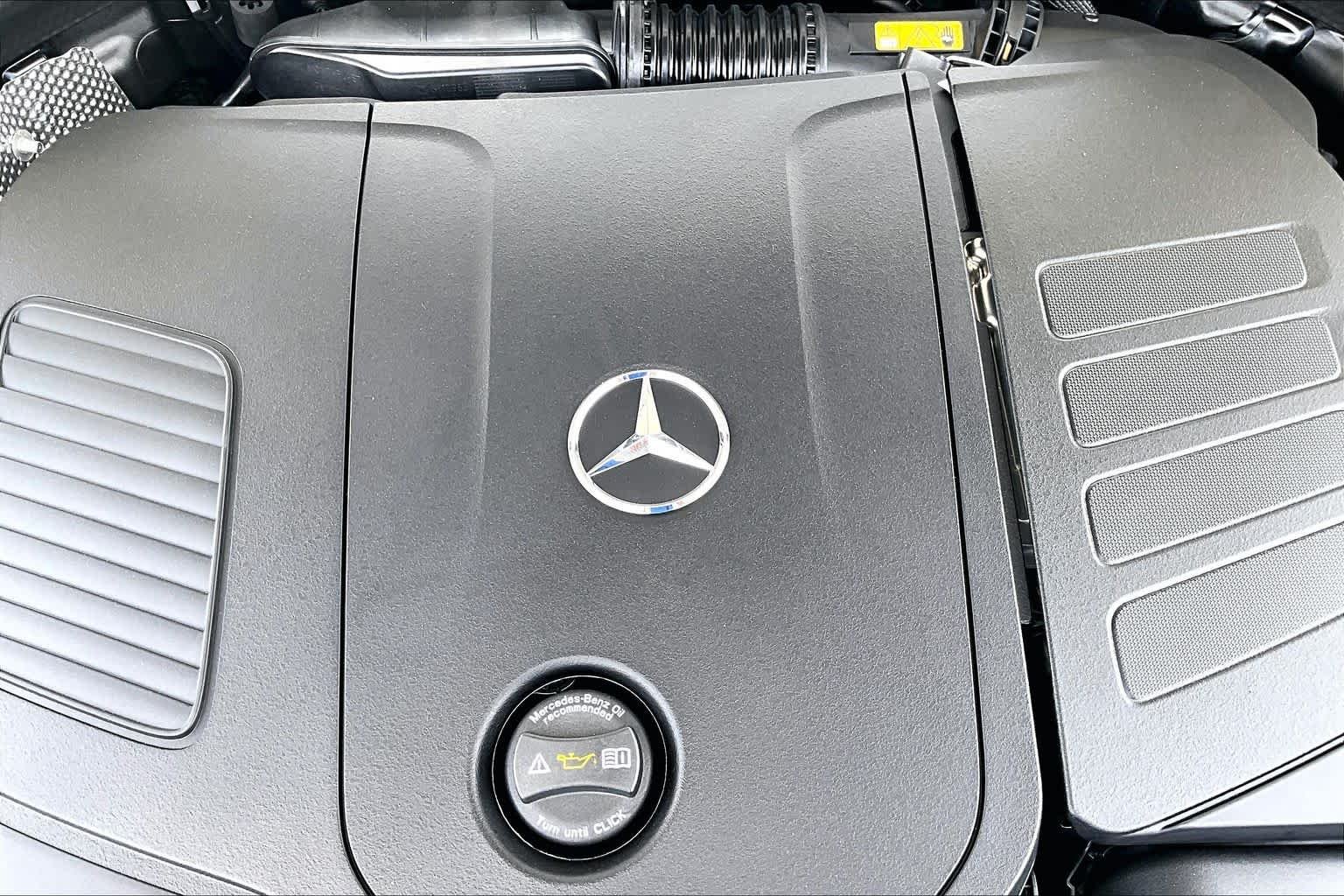 New 2026 Polar White Mercedes-Benz GLC 300 image 16