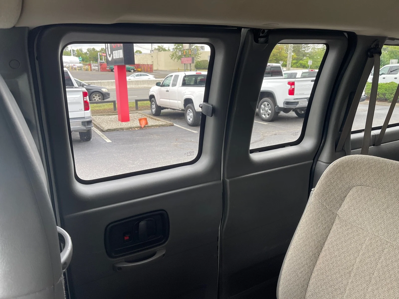 2023 Chevrolet Express Passenger LS - Photo 33