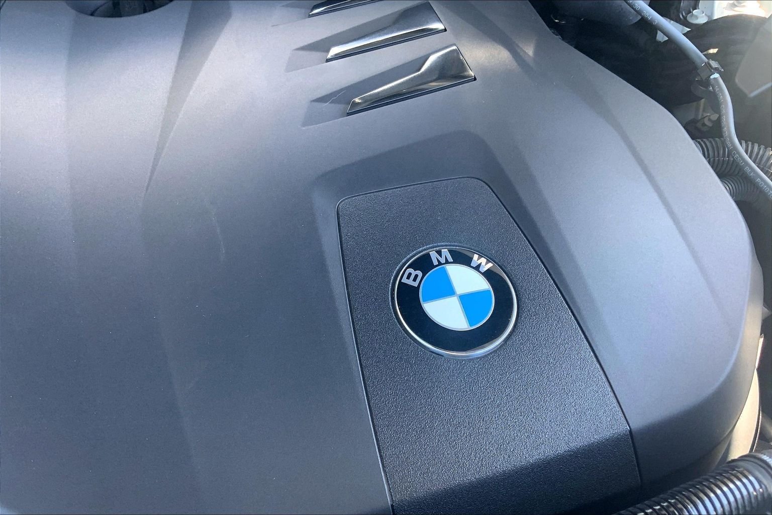 Used 2024 Alpine White BMW xDrive40i image 32