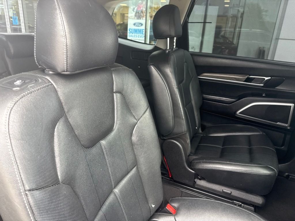 Used 2021 Ebony Black Kia EX image 27