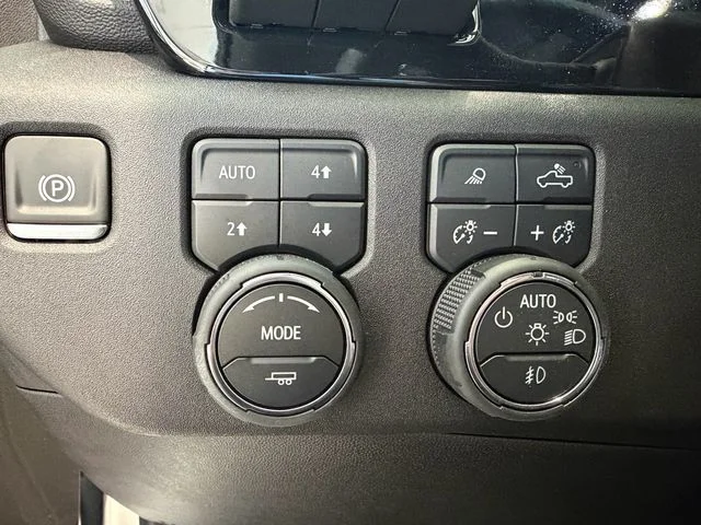 2025 Chevrolet Silverado 1500 LTZ - Photo 40