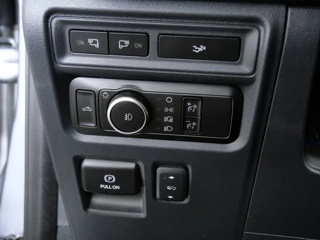 Used 2024 Silver Ford Lariat image 26