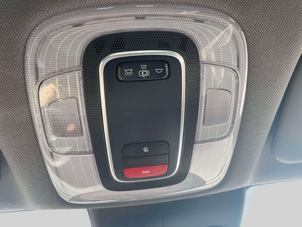 Used 2023 Blue Hyundai SEL image 31