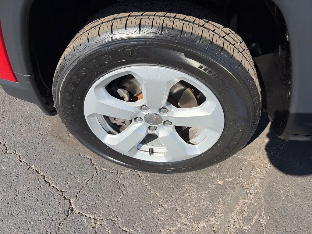 Certified Used 2020 Red Jeep Latitude image 33