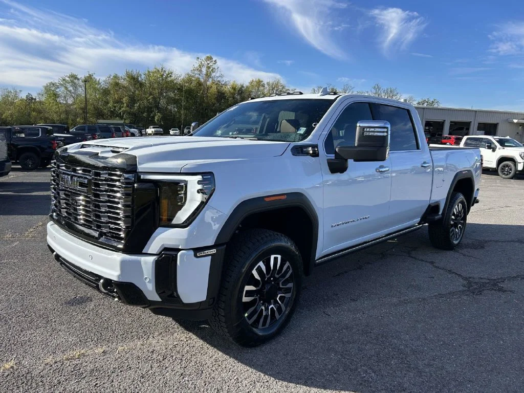 New 2026 Glacier White Tricoat GMC Denali Ultimate image 8