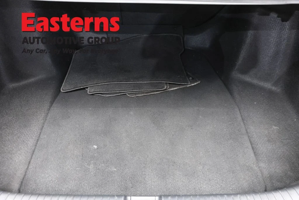 Used 2023 White Honda EX image 9