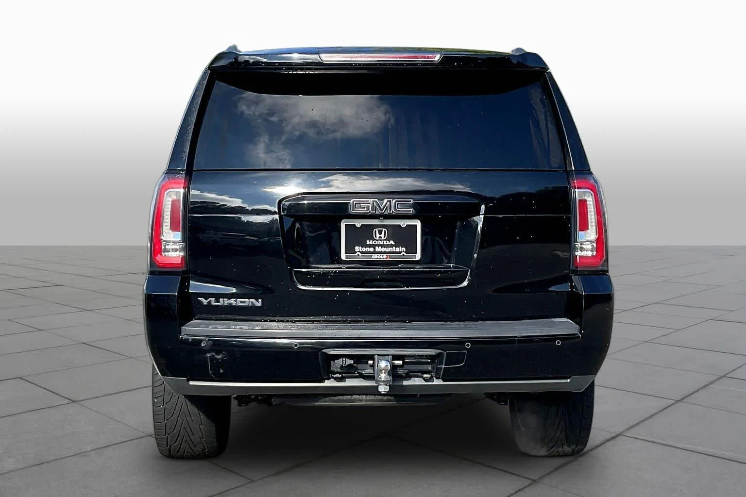 Used 2018 Onyx Black GMC SLE image 4