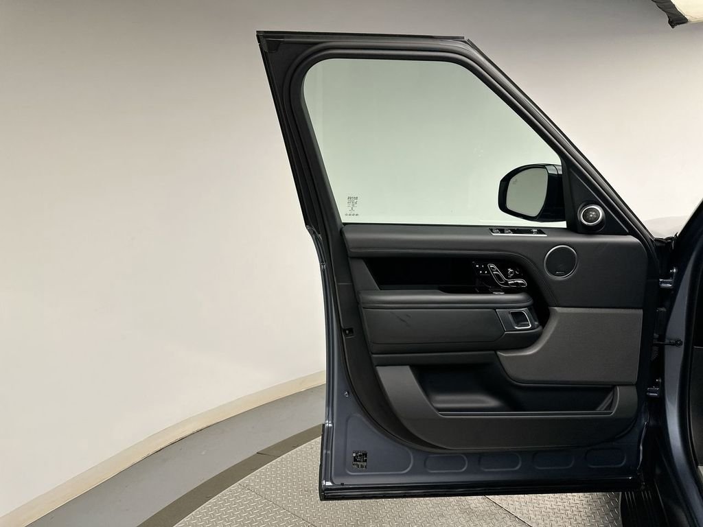 Used 2020  Land Rover HSE image 21