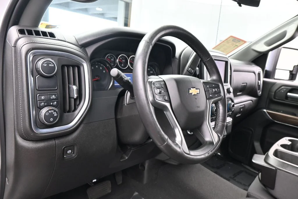 Used 2022 Summit White Chevrolet LT image 16